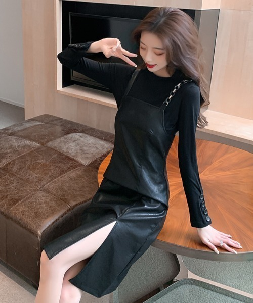 KOR(ケーオーアール)の「PUレザー チェーンストラップジャンパースカート(スカート・レディース・ブラック・S/M/L/XL)」の3枚目の写真