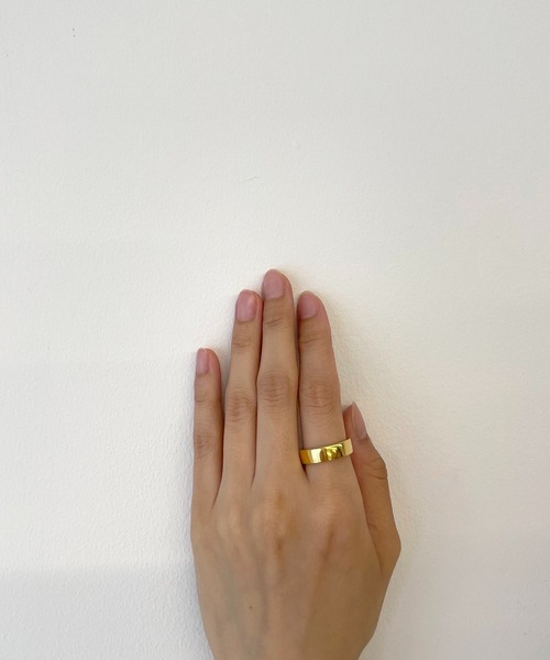 CANAL JEAN(キャナルジーン)の「Pt(ピーティー) プレーンワイドリング(リング・レディース・シルバー/ゴールド・13)」の3枚目の写真
