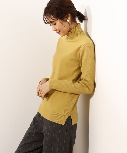 Petit Honfleur(プチオンフルール)の「ストレッチリブハイネックプルオーバー(ニット/セーター・レディース・イエロー/グレー/ブラック/レッド・M/L)」の3枚目の写真