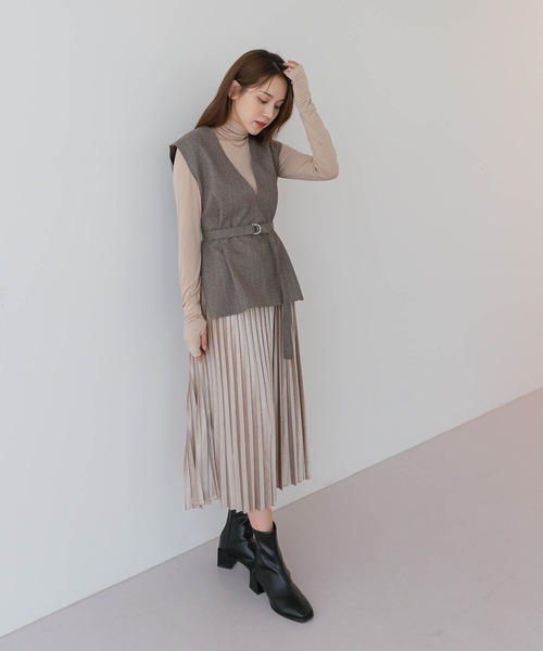 UNE MANSION(ユヌマンション)の「ベルベットプリーツスカート(スカート・レディース・ブラック/ベージュ/パープル/カーキ/チャコール・FREE)」の8枚目の写真