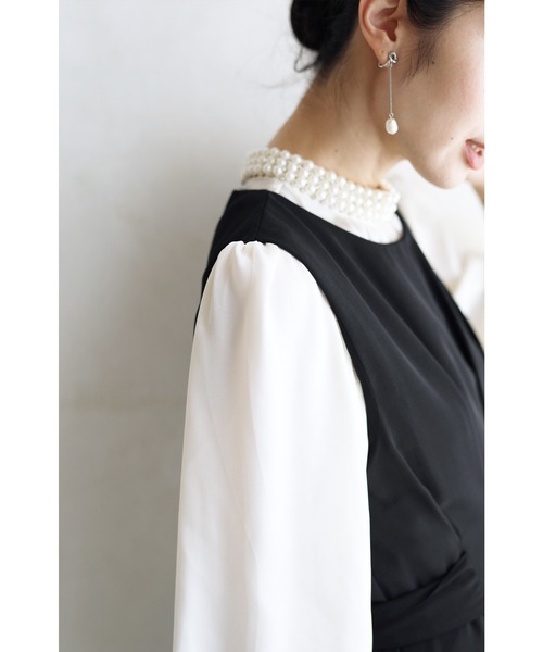cawaii（カワイイ）の「美しく艶めくパールネックのブラウストップス（シャツ/ブラウス・レディース・ホワイト・FREE）」の4枚目の写真