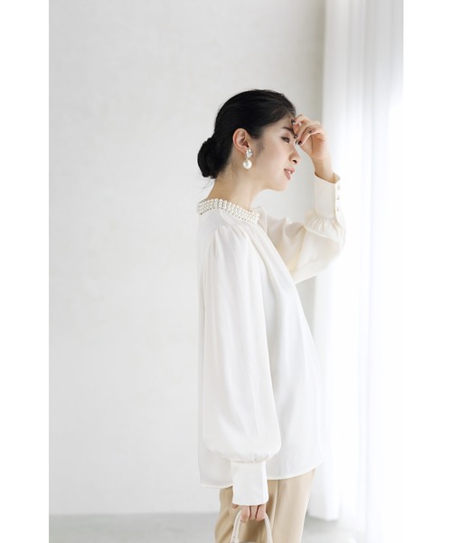 cawaii（カワイイ）の「美しく艶めくパールネックのブラウストップス（シャツ/ブラウス・レディース・ホワイト・FREE）」の13枚目の写真