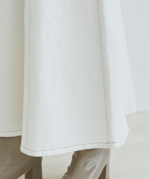 vis-`a-vis（ビサビ）の「【WEB限定】デニム＆ツイルジャンパースカート（ジャンパースカート・レディース・ホワイト/ネイビー・M/S）」の11枚目の写真