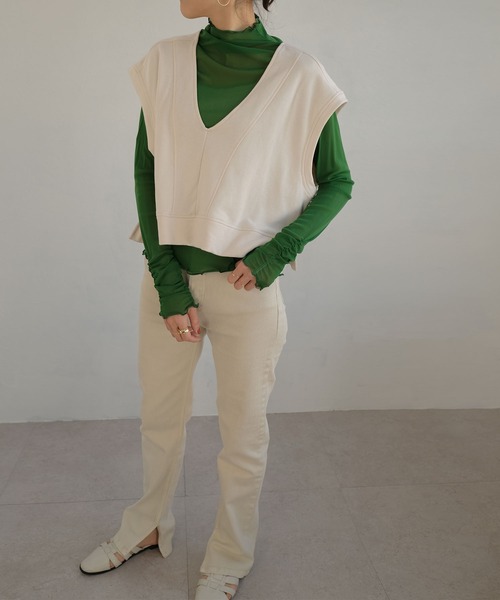 ＡＮＤＪ（アンドジェイ）の「袖シャーリングハイネックシアートップス（Tシャツ/カットソー・レディース・グリーン/ブラウン/ブラック/ピンク/グリーン系その他/ピンク系その他/アイボリー/レッド/ブルー/イエロー・M）」の11枚目の写真