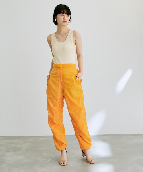 ADAM ET ROPE'（アダムエロペ）の「カップインニットタンク（タンクトップ・レディース・ブラック/キナリ/ライトグリーン・FREE）」の4枚目の写真