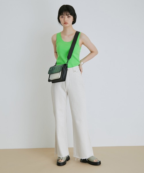 ADAM ET ROPE'（アダムエロペ）の「カップインニットタンク（タンクトップ・レディース・ブラック/キナリ/ライトグリーン・FREE）」の5枚目の写真