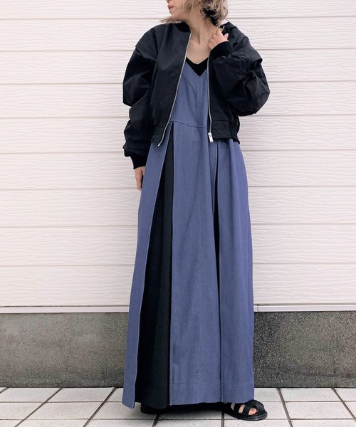 Q(キュー)の「袖ギャザーブルゾン(ブルゾン・レディース・ブラック/ベージュ・MEDIUM)」の7枚目の写真