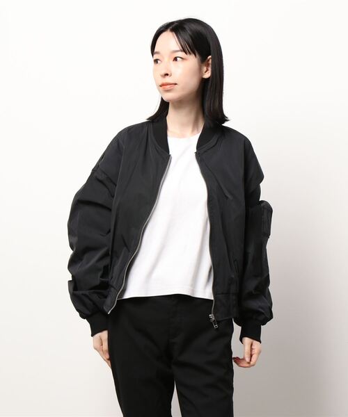 Q(キュー)の「袖ギャザーブルゾン(ブルゾン・レディース・ブラック/ベージュ・MEDIUM)」の10枚目の写真