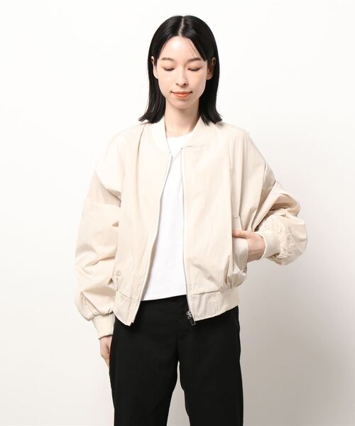 Q(キュー)の「袖ギャザーブルゾン(ブルゾン・レディース・ブラック/ベージュ・MEDIUM)」の11枚目の写真