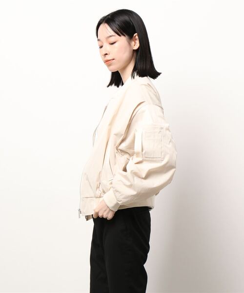Q(キュー)の「袖ギャザーブルゾン(ブルゾン・レディース・ブラック/ベージュ・MEDIUM)」の12枚目の写真