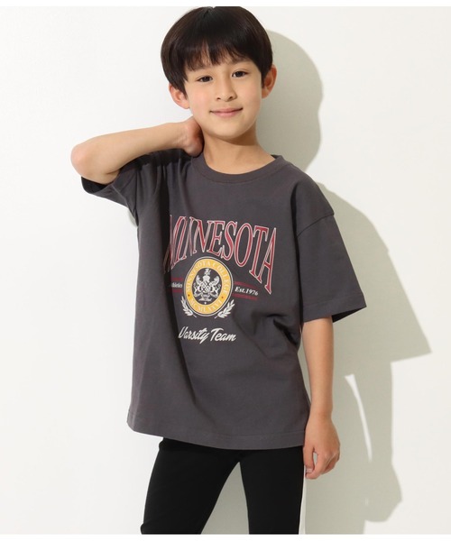 ANAP kids（アナップキッズ）の「カレッジプリントビッグTシャツ（Tシャツ/カットソー・キッズ・ベージュ/ホワイト/スミクロ・120cm/130cm/110cm）」の2枚目の写真