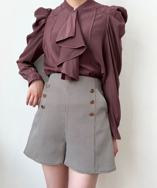 MAJESTIC LEGON(マジェスティックレゴン)の「ダブルボタンショートパンツ(その他パンツ・レディース・ブラック/ブラック系その他/ブラウン系その他2・MEDIUM)」の5枚目の写真