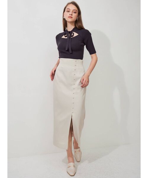 MERCURYDUO（マーキュリーデュオ）の「ボタンデザインスリットタイトスカート（スカート・レディース・オフホワイト/ネイビー/ベージュ・SMALL/MEDIUM）」の4枚目の写真