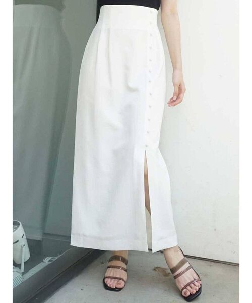 MERCURYDUO（マーキュリーデュオ）の「ボタンデザインスリットタイトスカート（スカート・レディース・オフホワイト/ネイビー/ベージュ・SMALL/MEDIUM）」の7枚目の写真