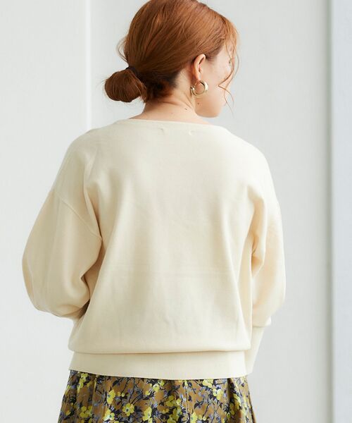 le.coeur blanc（ルクールブラン）の「袖口パール釦付きドルマンシルエットニット（ニット/セーター・レディース・ブラック/アイボリー/キャメル/ホワイト系その他2・38）」の15枚目の写真