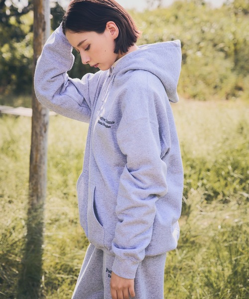 EMMA NOVEMBER (エマノーヴェンバー)の「Embroidery ヘビーブレンド フーディー(パーカー・メンズ・グレー/ブラック/ネイビー/ホワイト/サンドベージュ・1/3/2)」の19枚目の写真