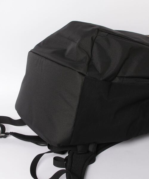 ARC'TERYX（アークテリクス）の「【ARC'TERYX/アークテリクス】MANTIS 26(マンティス 26)（バックパック/リュック・メンズ・ブラック/ネイビー・FREE）」の4枚目の写真