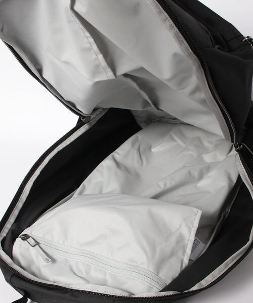 ARC'TERYX（アークテリクス）の「【ARC'TERYX/アークテリクス】MANTIS 26(マンティス 26)（バックパック/リュック・メンズ・ブラック/ネイビー・FREE）」の5枚目の写真