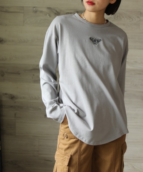 GENXDER(ノンジェンダー)の「【genxder】ユニセックス オリジナルクラゲプリント 蝶々刺繍 肩紐付き ロングTシャツ(Tシャツ/カットソー・メンズ・グレー/ブラウン/ブラック/ホワイト/ホワイト系その他/ブラック系その他/グレー系その他/ブラウン系その他/グリーン系その他/グリーン・MEDIUM/LARGE/X-LARGE)」の1枚目の写真