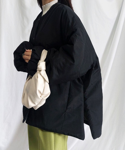 me+em select（ミームセレクト）の「ノーカラージップスリットマットナイロンダウンジャケット（ブルゾン・レディース・ブラック/カーキ/アイボリー・MEDIUM）」の18枚目の写真