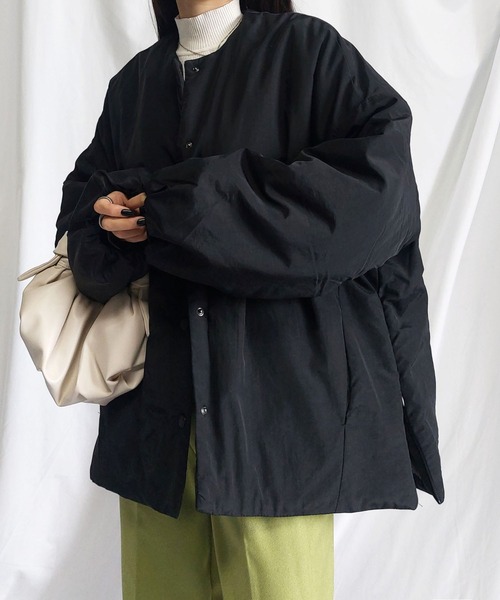 me+em select（ミームセレクト）の「ノーカラージップスリットマットナイロンダウンジャケット（ブルゾン・レディース・ブラック/カーキ/アイボリー・MEDIUM）」の16枚目の写真