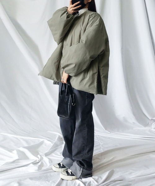 me+em select（ミームセレクト）の「ノーカラージップスリットマットナイロンダウンジャケット（ブルゾン・レディース・ブラック/カーキ/アイボリー・MEDIUM）」の15枚目の写真