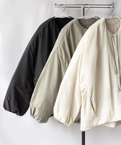 me+em select（ミームセレクト）の「ノーカラージップスリットマットナイロンダウンジャケット（ブルゾン・レディース・ブラック/カーキ/アイボリー・MEDIUM）」の21枚目の写真