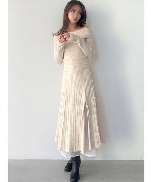 RESEXXY（リゼクシー）の「オフショルプリーツ切替ニットワンピース