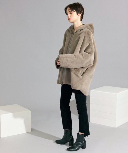 TITE IN THE STORE（ティテ　インザ　ストア）の「リバーシブルフェイクムートンコート（ムートンコート・レディース・キャメル/グレー・38）」の8枚目の写真