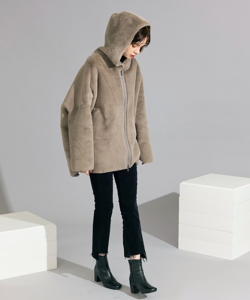 TITE IN THE STORE（ティテ　インザ　ストア）の「リバーシブルフェイクムートンコート（ムートンコート・レディース・キャメル/グレー・38）」の7枚目の写真