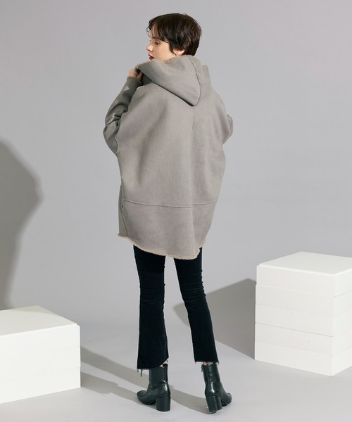TITE IN THE STORE（ティテ　インザ　ストア）の「リバーシブルフェイクムートンコート（ムートンコート・レディース・キャメル/グレー・38）」の12枚目の写真