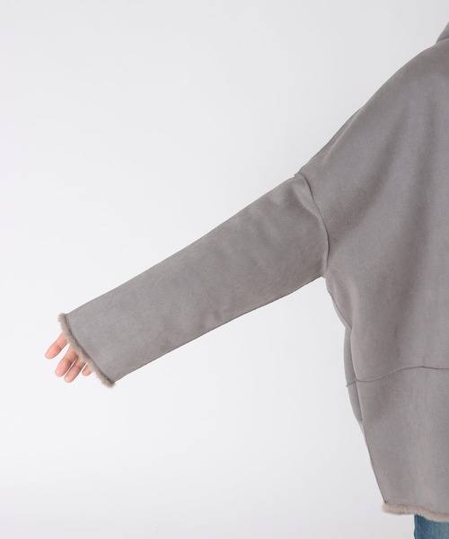 TITE IN THE STORE（ティテ　インザ　ストア）の「リバーシブルフェイクムートンコート（ムートンコート・レディース・キャメル/グレー・38）」の19枚目の写真