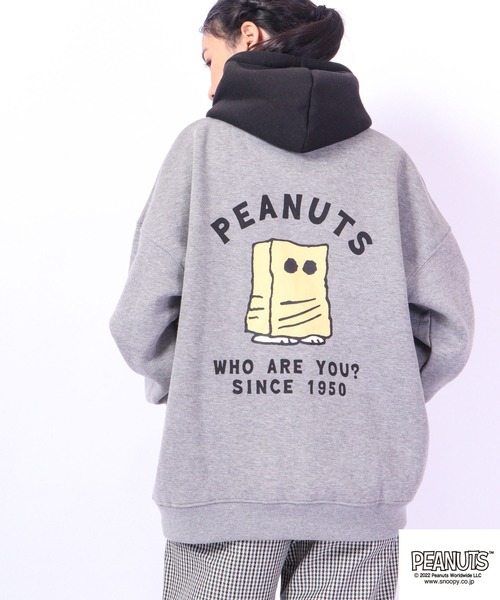 PEANUTS(ピーナッツ)の「PEANUTS スヌーピー 裏起毛スウェット パーカー(パーカー・レディース・杢グレー/モカ/カーキ/ブルーグレー/グレー系その他/オートミール/ネイビー/オフホワイト/ピンクベージュ/ブルー/ブラック/レッド・L/M/LL)」の5枚目の写真