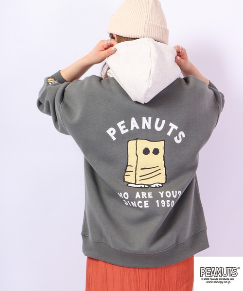 PEANUTS(ピーナッツ)の「PEANUTS スヌーピー 裏起毛スウェット パーカー(パーカー・レディース・杢グレー/モカ/カーキ/ブルーグレー/グレー系その他/オートミール/ネイビー/オフホワイト/ピンクベージュ/ブルー/ブラック/レッド・L/M/LL)」の9枚目の写真