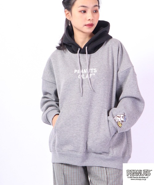 PEANUTS(ピーナッツ)の「PEANUTS スヌーピー 裏起毛スウェット パーカー(パーカー・レディース・杢グレー/モカ/カーキ/ブルーグレー/グレー系その他/オートミール/ネイビー/オフホワイト/ピンクベージュ/ブルー/ブラック/レッド・L/M/LL)」の13枚目の写真