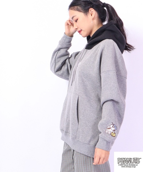 PEANUTS(ピーナッツ)の「PEANUTS スヌーピー 裏起毛スウェット パーカー(パーカー・レディース・杢グレー/モカ/カーキ/ブルーグレー/グレー系その他/オートミール/ネイビー/オフホワイト/ピンクベージュ/ブルー/ブラック/レッド・L/M/LL)」の14枚目の写真