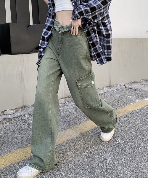 Ressaca(レサーカ)の「サイドポケット ワイドデニムカーゴパンツ ルーズストレート(カーゴパンツ・レディース・カーキ・S/M/L/XL)」の3枚目の写真