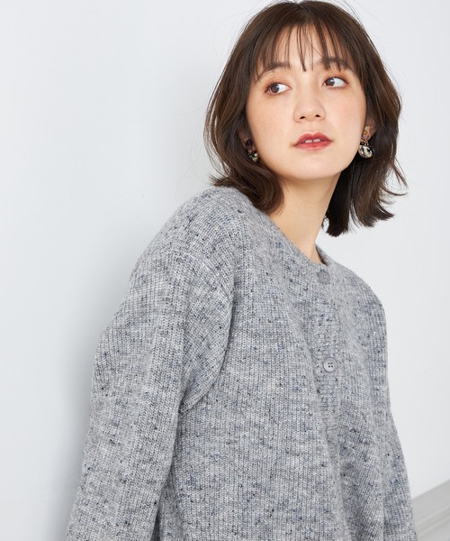 Petit Honfleur(プチオンフルール)の「【ウォッシャブル】カラーネップニットカーディガン(カーディガン/ボレロ・レディース・グレー/サックスブルー/ネイビー・M/L)」の4枚目の写真