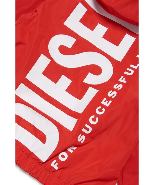 DIESEL(ディーゼル)の「ベビー ジャケット ウィンドブレーカー ロゴ(ブルゾン・キッズ・レッド/ブルー・24M/18M/36M/12M)」の5枚目の写真