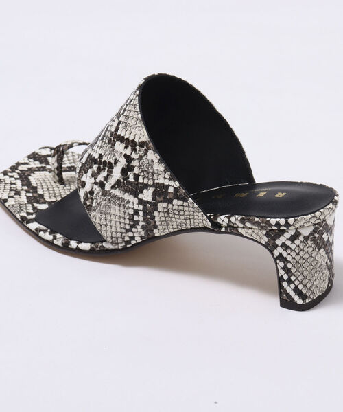 REMME（レメ）の「【REMME/レメ】◇【WEB限定】トングスクエアヒールパイソンサンダル（サンダル・レディース・パイソン・36/37/38）」の13枚目の写真