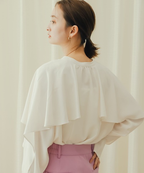 フリルケープブラウス