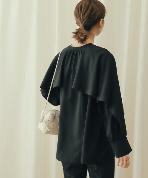 フリルケープブラウス