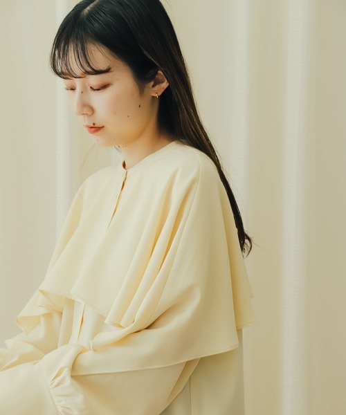 フリルケープブラウス