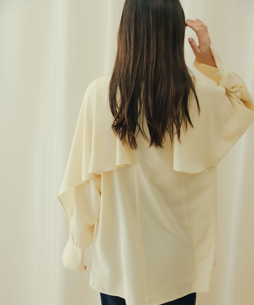 フリルケープブラウス