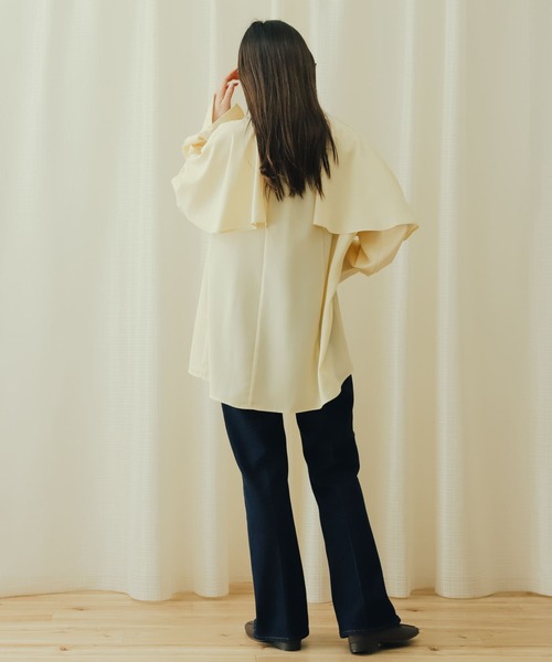 SENSE OF PLACE by URBAN RESEARCH(センスオブプレイスバイアーバンリサーチ)の「フリルケープブラウス(シャツ/ブラウス・レディース・イエロー/アイボリー/ブラック・ONE)」の17枚目の写真