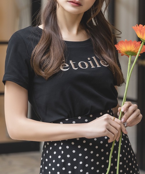 Julia Boutique（ジュリアブティック）の「etoile刺繍ロゴデザインTシャツ/23018（Tシャツ/カットソー・レディース・プラム/ブラック/ピンク/ベージュ・ONE）」の2枚目の写真