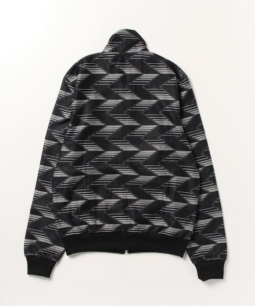 FRED PERRY（フレッドペリー）の「Chevron Striped Track Jacket