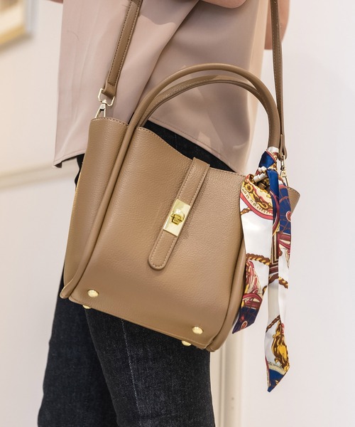 Julia Boutique（ジュリアブティック）の「スカーフ＆ポーチ付きハンドバッグ/23111（ハンドバッグ・レディース・ブラウン/グレー系/アイボリー/ブラック/ブラウン系・ONE）」の9枚目の写真