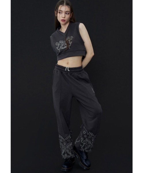 FANCY CLUB（ファンシークラブ）の「【FANCY CLUB】WESTERN STITCH JOGGER PANTS（スウェットパンツ・レディース・ホワイト/チャコールグレー・ONE SIZE）」の2枚目の写真
