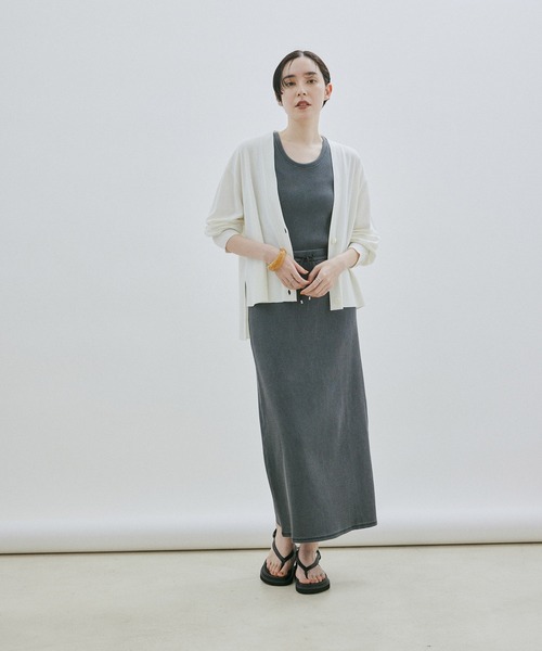 SALON adam et rope'(サロン アダム エ ロペ)の「【洗える】UVケアVネックカーディガン(カーディガン/ボレロ・レディース・ベージュ系その他/ピンク/ホワイト/チャコールグレー・FREE)」の18枚目の写真
